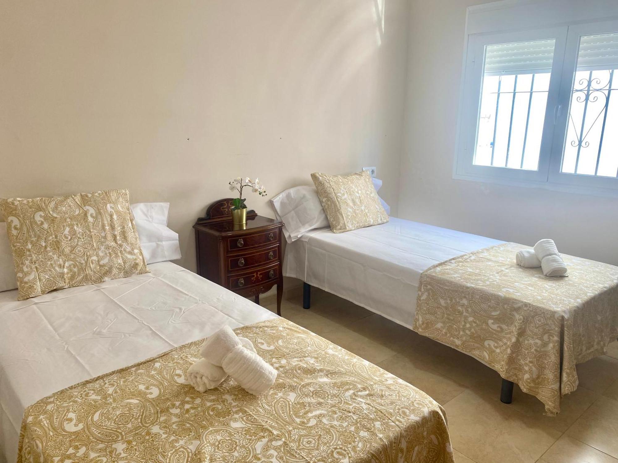 Apartamento Hevres El Capricho Málaga Exterior foto